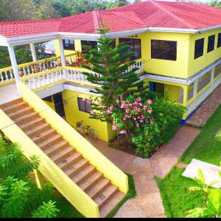 Sunshine Hotel Isla del Maíz Pequeña Exteriör bild