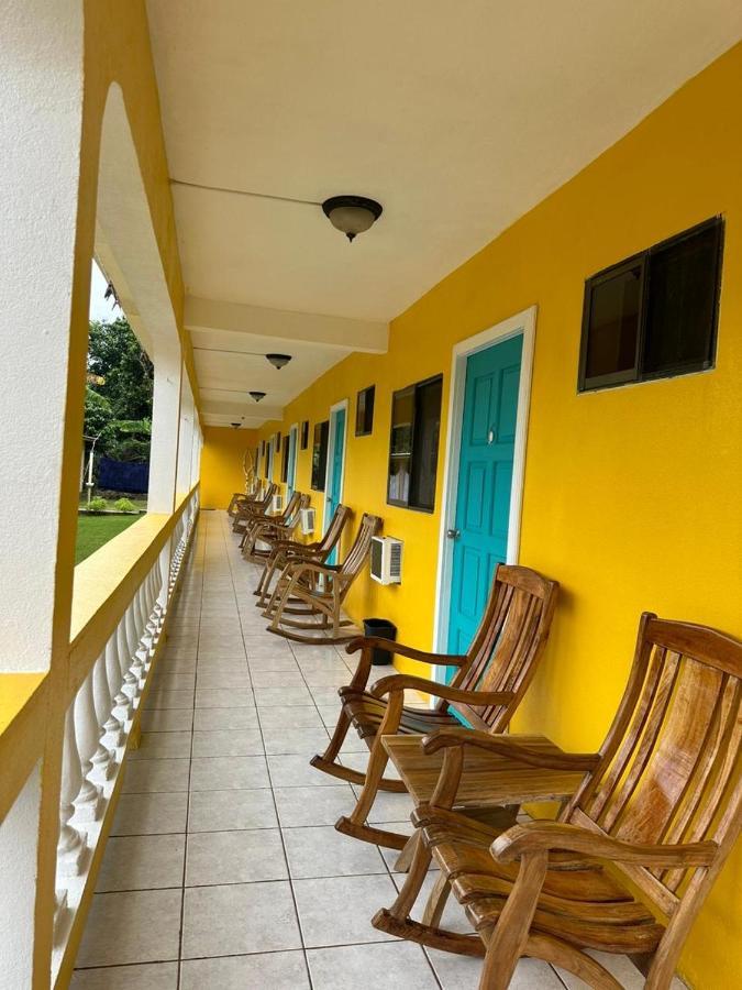 Sunshine Hotel Isla del Maíz Pequeña Exteriör bild