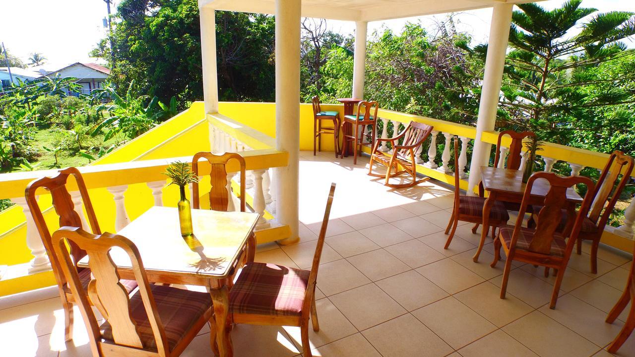 Sunshine Hotel Isla del Maíz Pequeña Exteriör bild